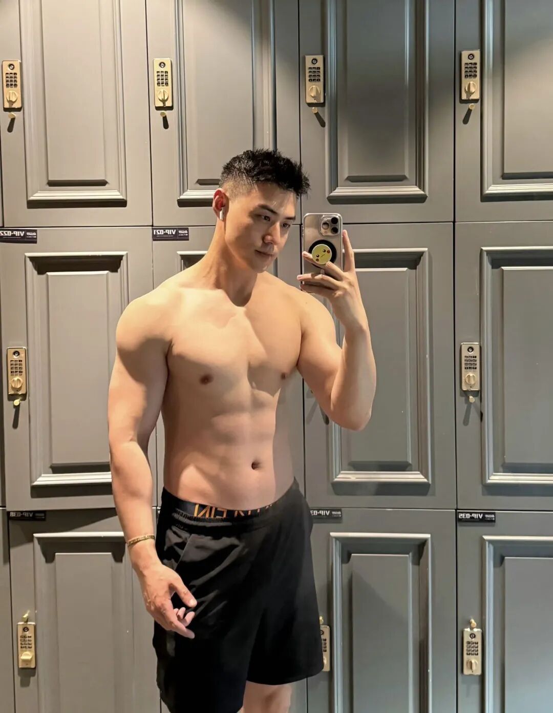 图片[9]-薄肌网红天赋异禀？本以为喻恩泰老婆出轨，结果遇到了照骗……-小蓝短视频