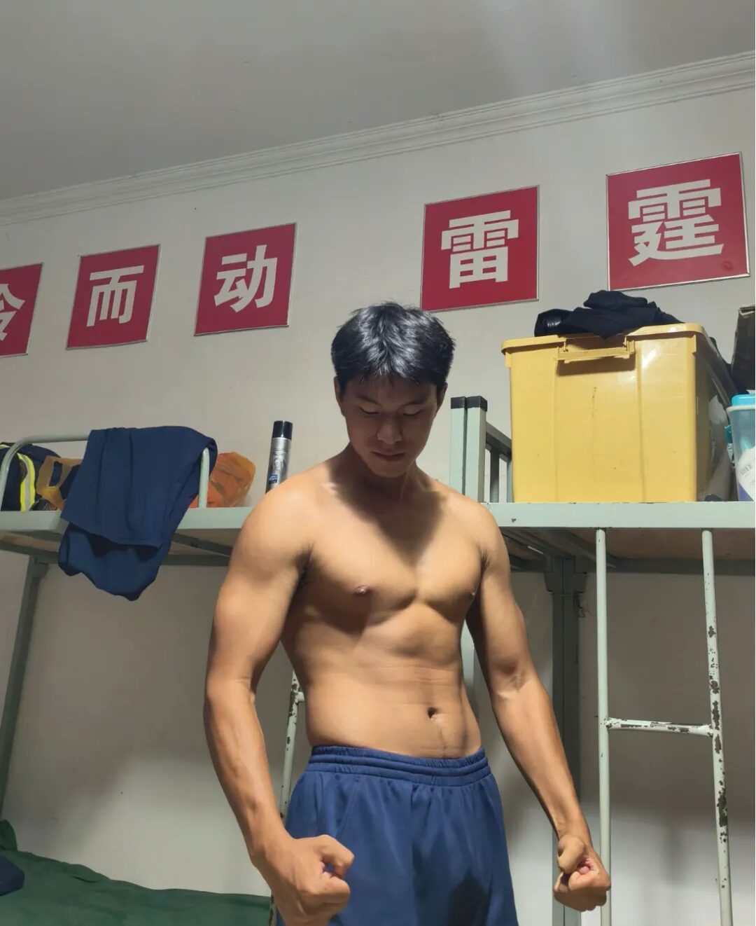 图片[10]-凉山州23岁消防小哥，黑皮肌肤在阳光下闪着金属光泽-小蓝短视频