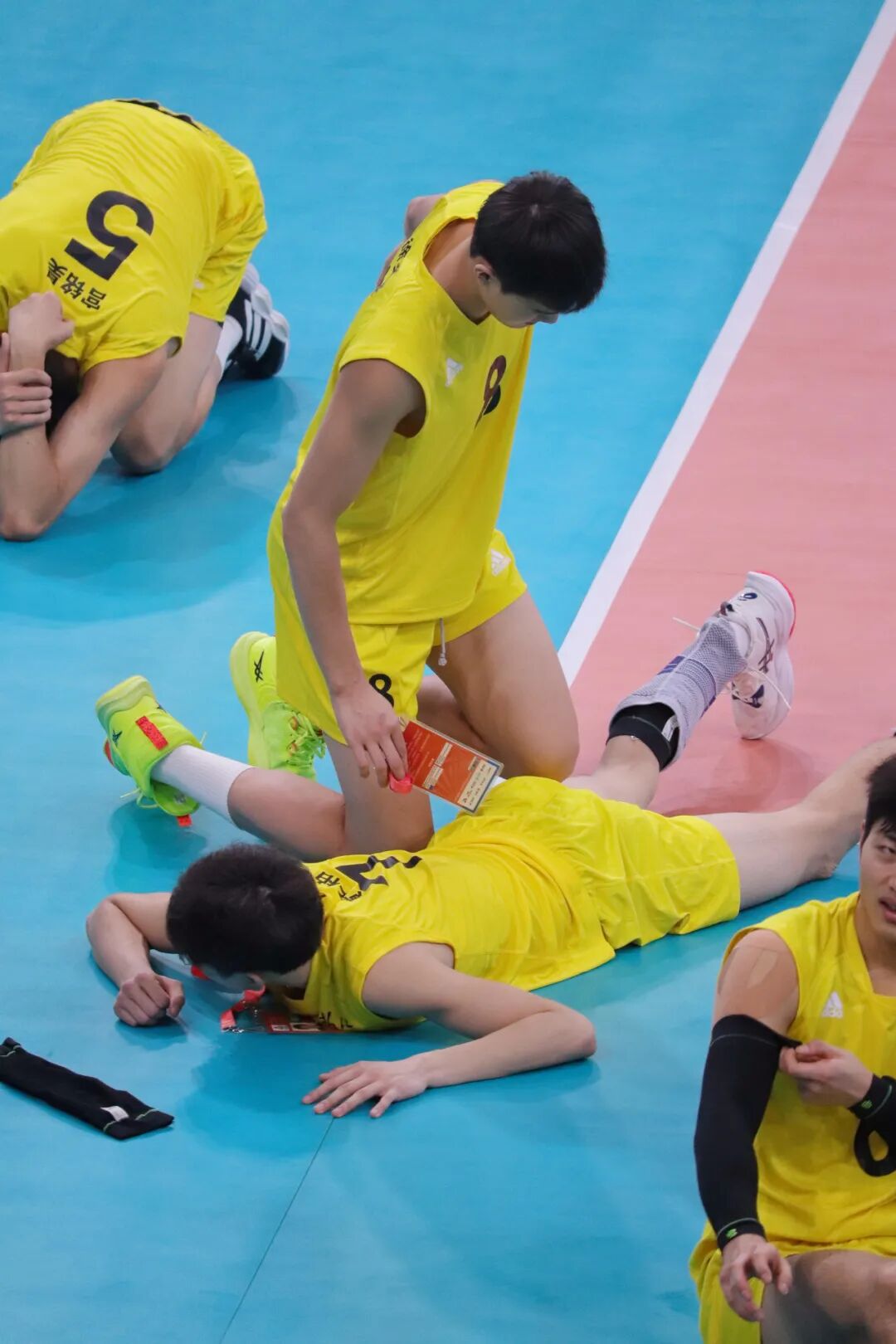 图片[10]-浙江U20男排赛后名场面太圈粉！阳光少年叉开腿的魅力都在这！-小蓝短视频