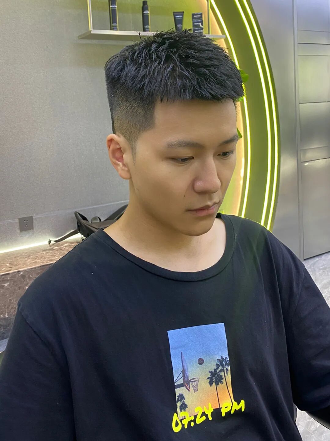 男生下半年必冲短发！潮流百搭、帅气显高级，氛围感直接拉满！