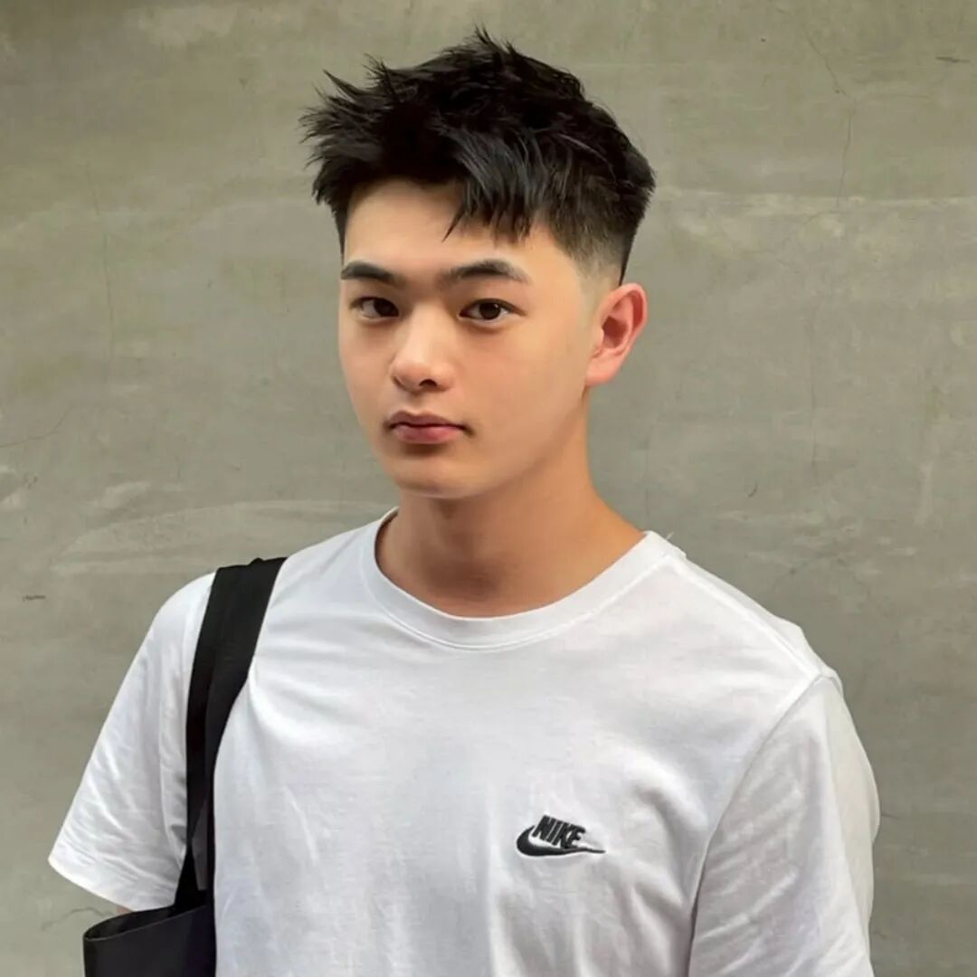 适合“头发粗硬”男生剪的3款发型,清爽干净,硬朗帅气!-小蓝短视频