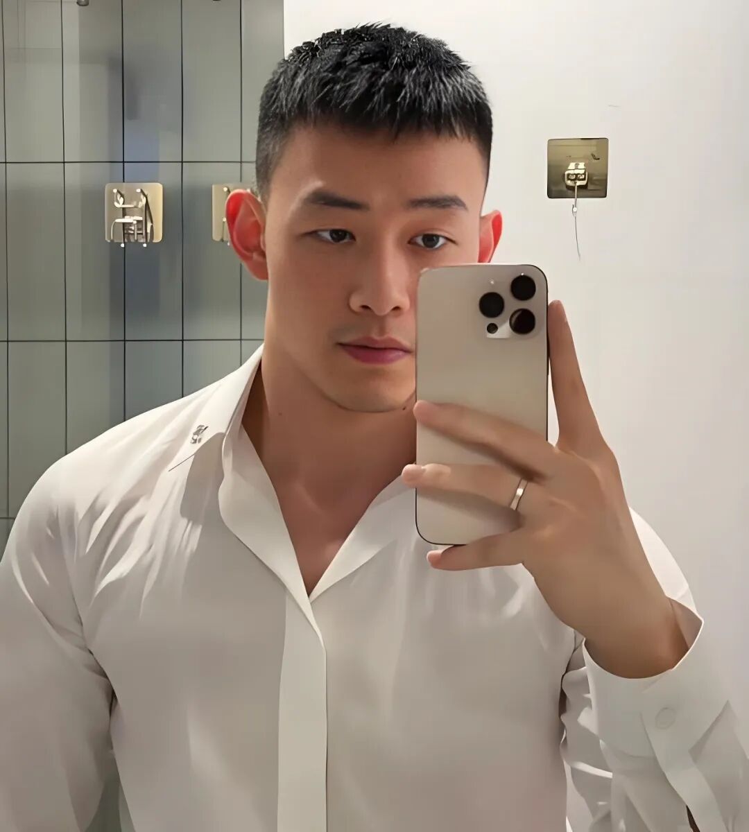 男生秋冬别乱剪发型，25年试试这3款造型，剪完个性阳光帅气！