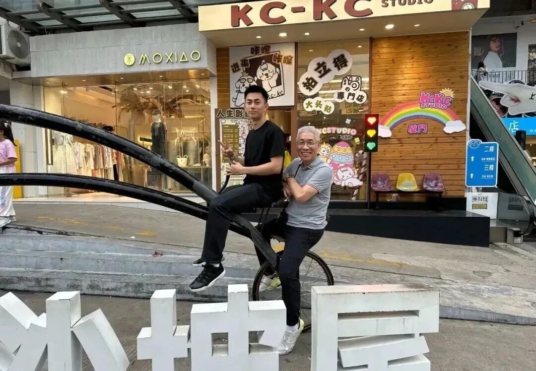 图片[2]-“刘姥姥”厦门又认识新的宝藏帅哥：185CM大长腿，满脸单纯！-小蓝短视频