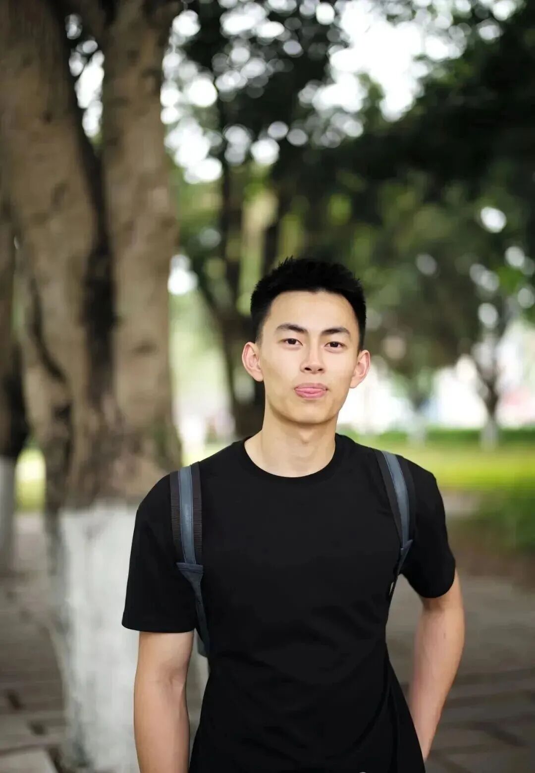 图片[6]-“刘姥姥”厦门又认识新的宝藏帅哥：185CM大长腿，满脸单纯！-小蓝短视频