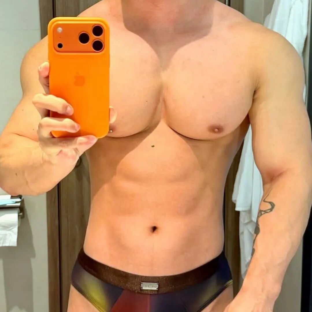 6个胸部训练动作，全面刺激肌群，帮你打造3D胸！