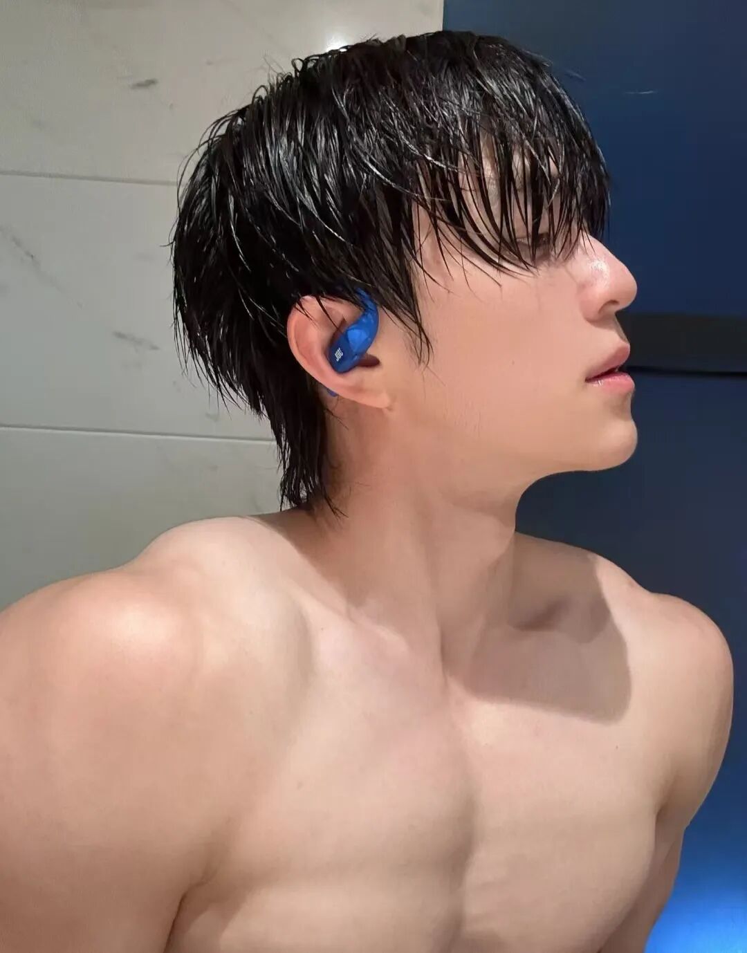 图片[2]-推特爆火的189极品狼狗腰肌肉男大，打桩超持久，男粉们吃的也太好了....-小蓝短视频