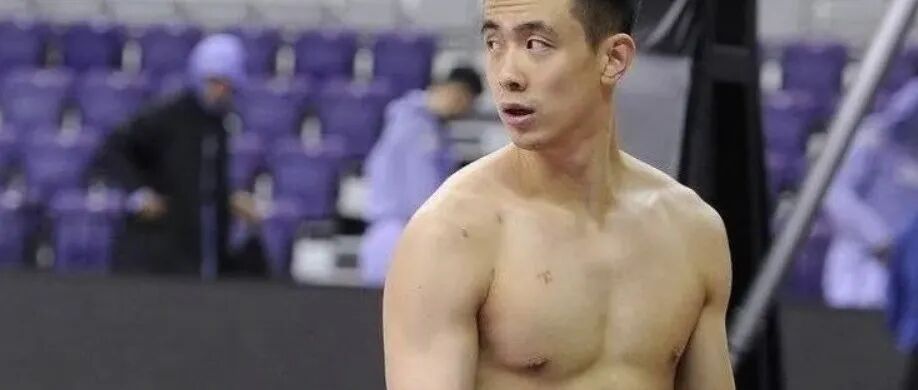 图片[32]-190CM的黑皮肌肉小哥，与刘姥姥亲密互动！-小蓝短视频
