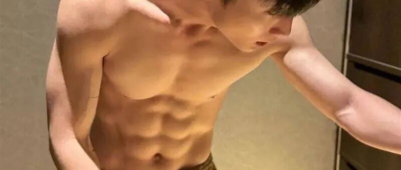 图片[33]-190CM的黑皮肌肉小哥，与刘姥姥亲密互动！-小蓝短视频
