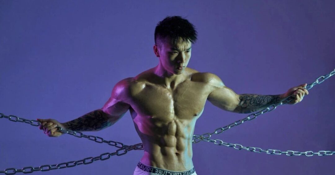 图片[5]-筋肉猛男和他的肌肉皮肤机车 铁汉柔情了-小蓝短视频