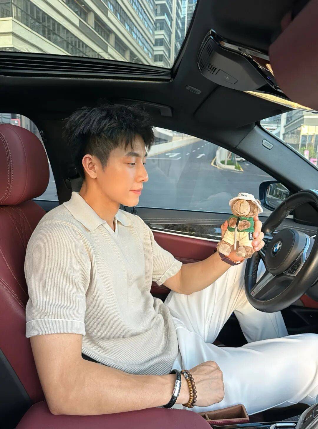 厦门体院189篮球体育生，白袜大长腿太诱人....