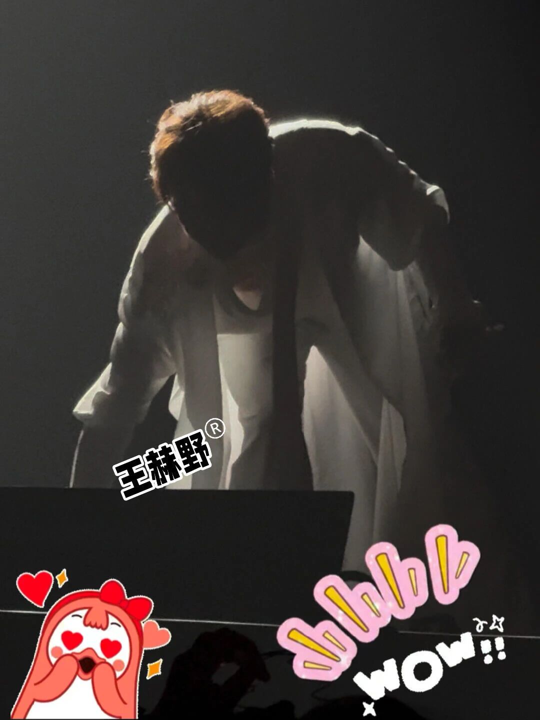图片[7]-王赫野演唱会裤子出圈了，多条裤子无故“鼓包起球”，网友：裤子经历了什么？-小蓝短视频