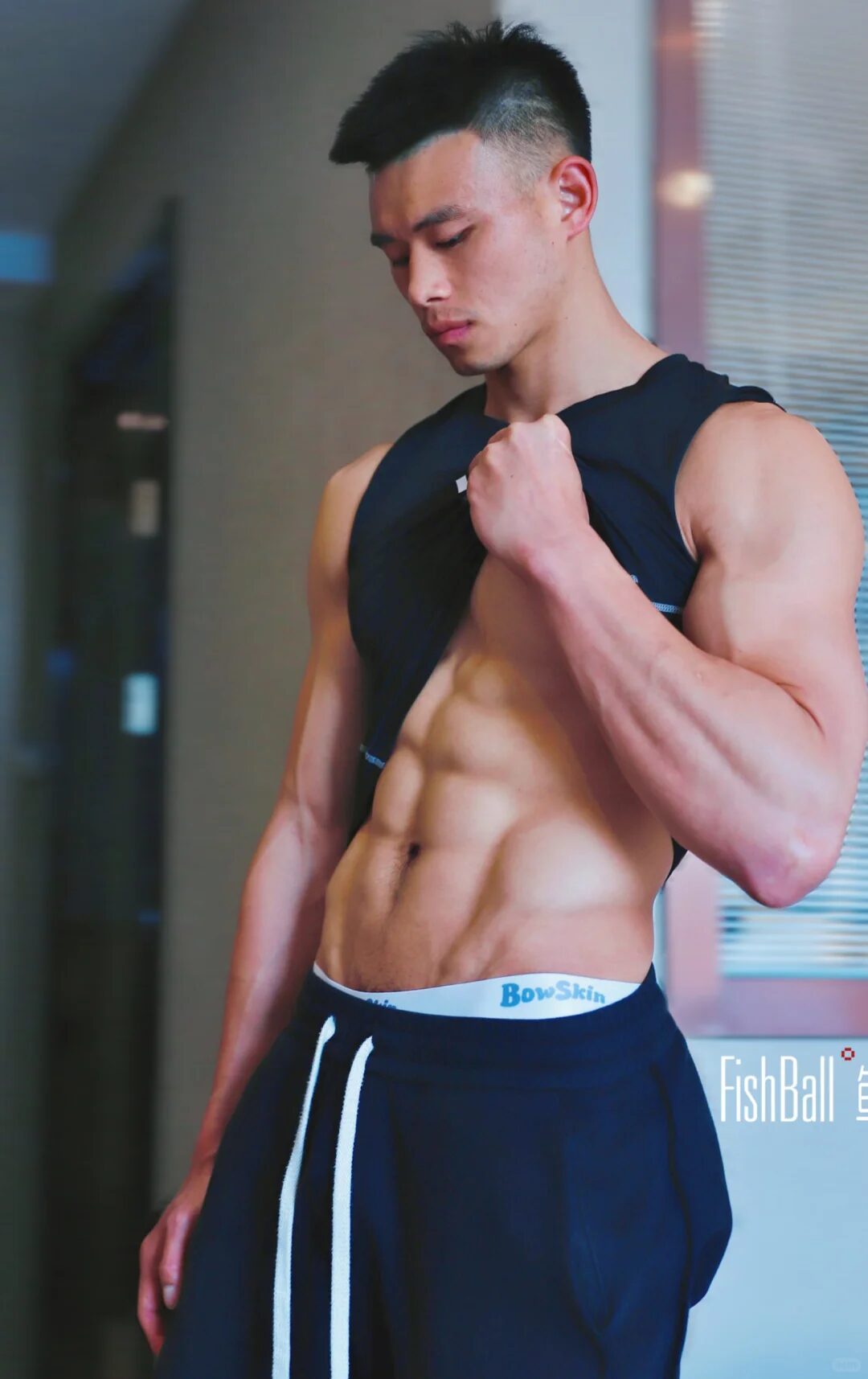 图片[3]-【X男神系列】这个广东肌肉帅哥，大腿真的好粗啊！？-小蓝短视频