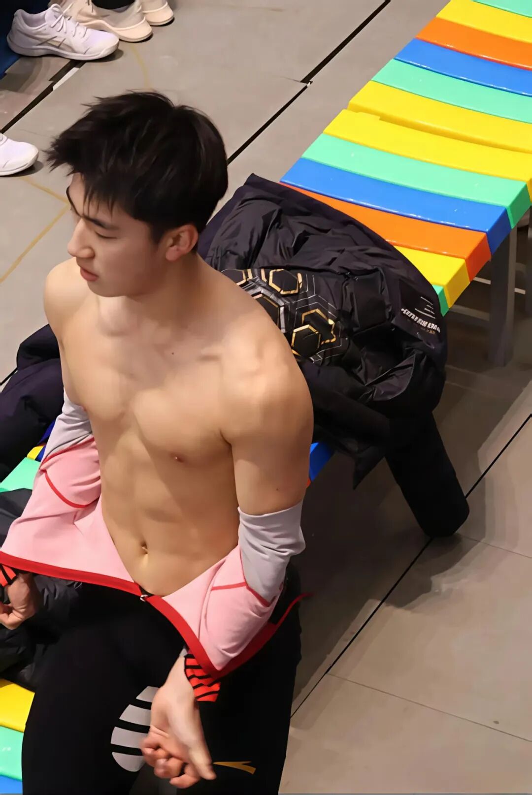 图片[5]-17岁李禹衡短道速滑换修身服被拍！？这也太帅太宠粉啦！-小蓝短视频