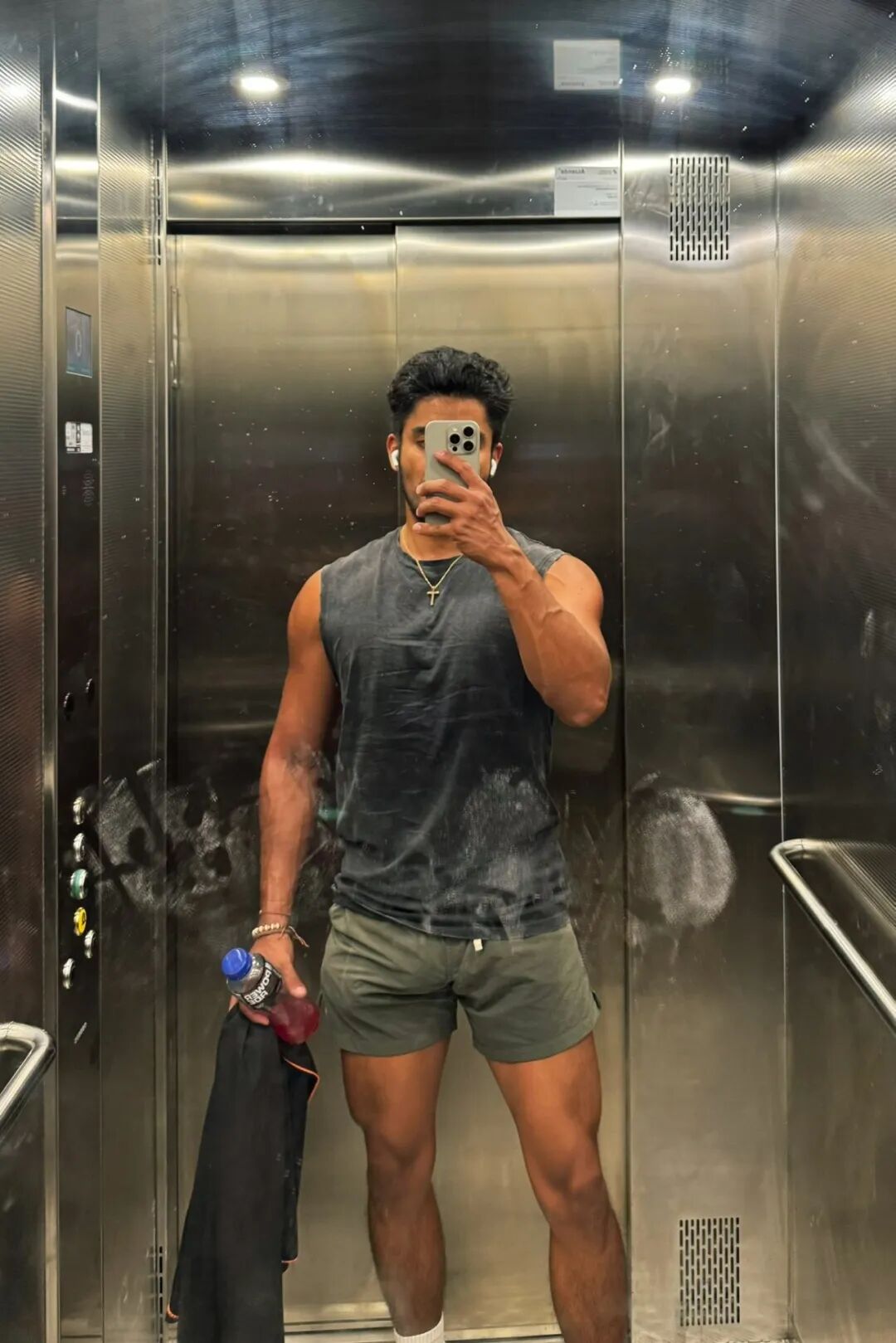 图片[5]-《我的咖啡男友》第二季上线，34岁混血肌肉男不雅照疯狂！-小蓝短视频