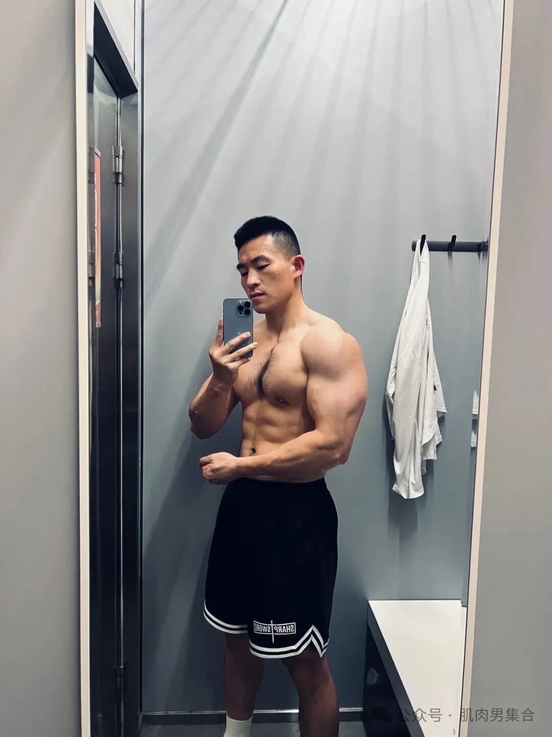图片[11]-胸毛茂盛！北京乐刻的山西寸头教练太爷们了！-小蓝短视频