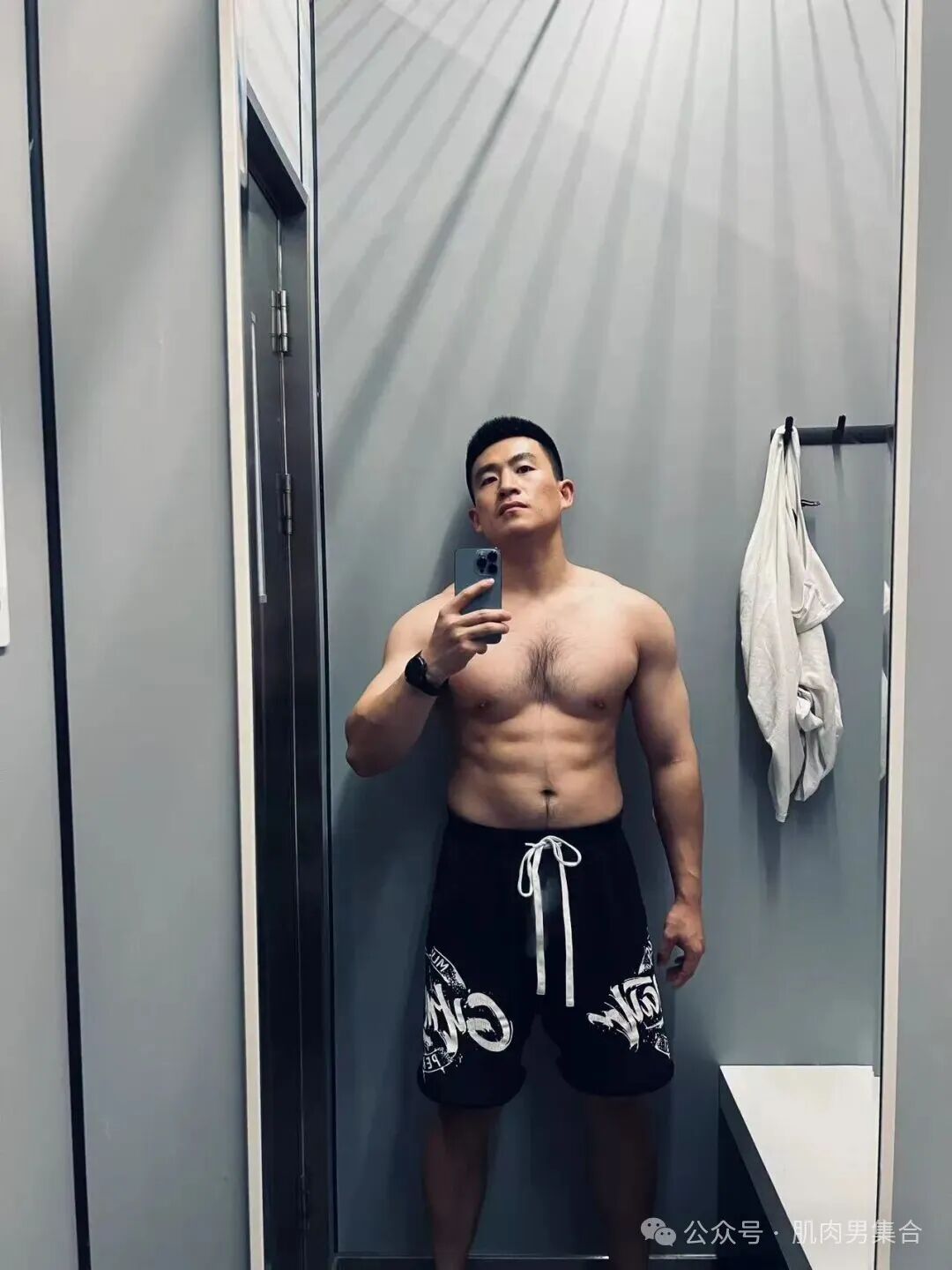 图片[16]-胸毛茂盛！北京乐刻的山西寸头教练太爷们了！-小蓝短视频