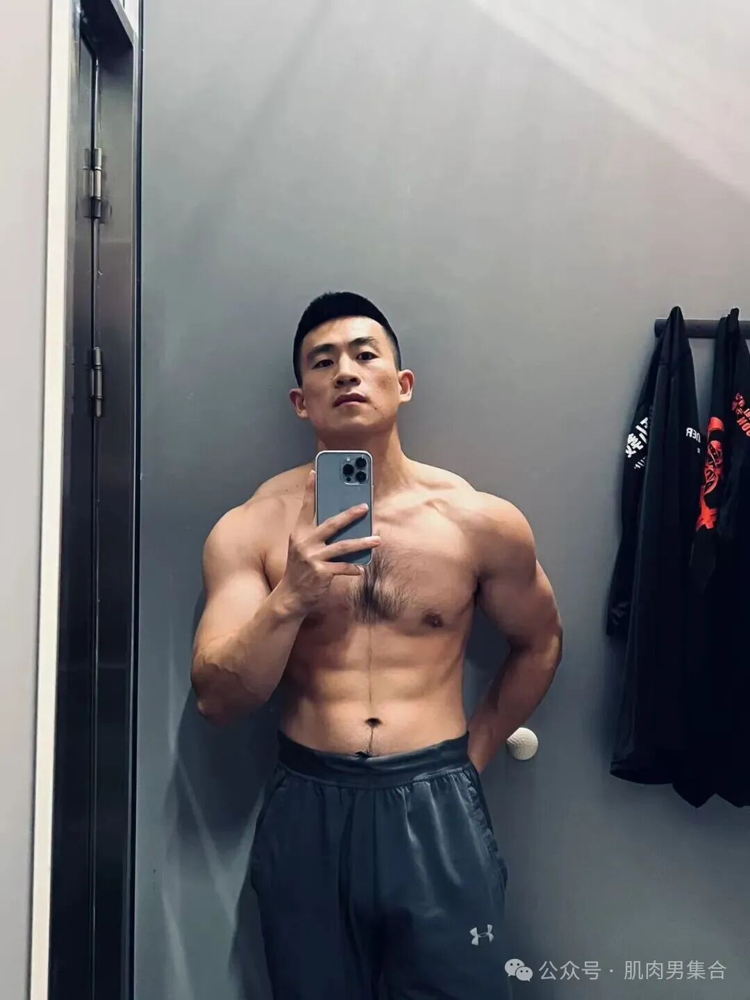 胸毛茂盛！北京乐刻的山西寸头教练太爷们了！