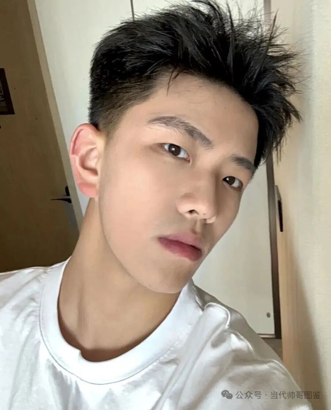 图片[7]-网传被富二代700W买断退网的是他？体育生小哥果然阳光帅气！-小蓝短视频