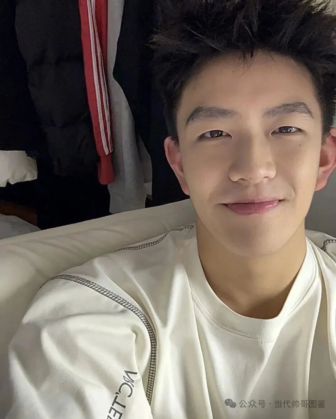 图片[9]-网传被富二代700W买断退网的是他？体育生小哥果然阳光帅气！-小蓝短视频
