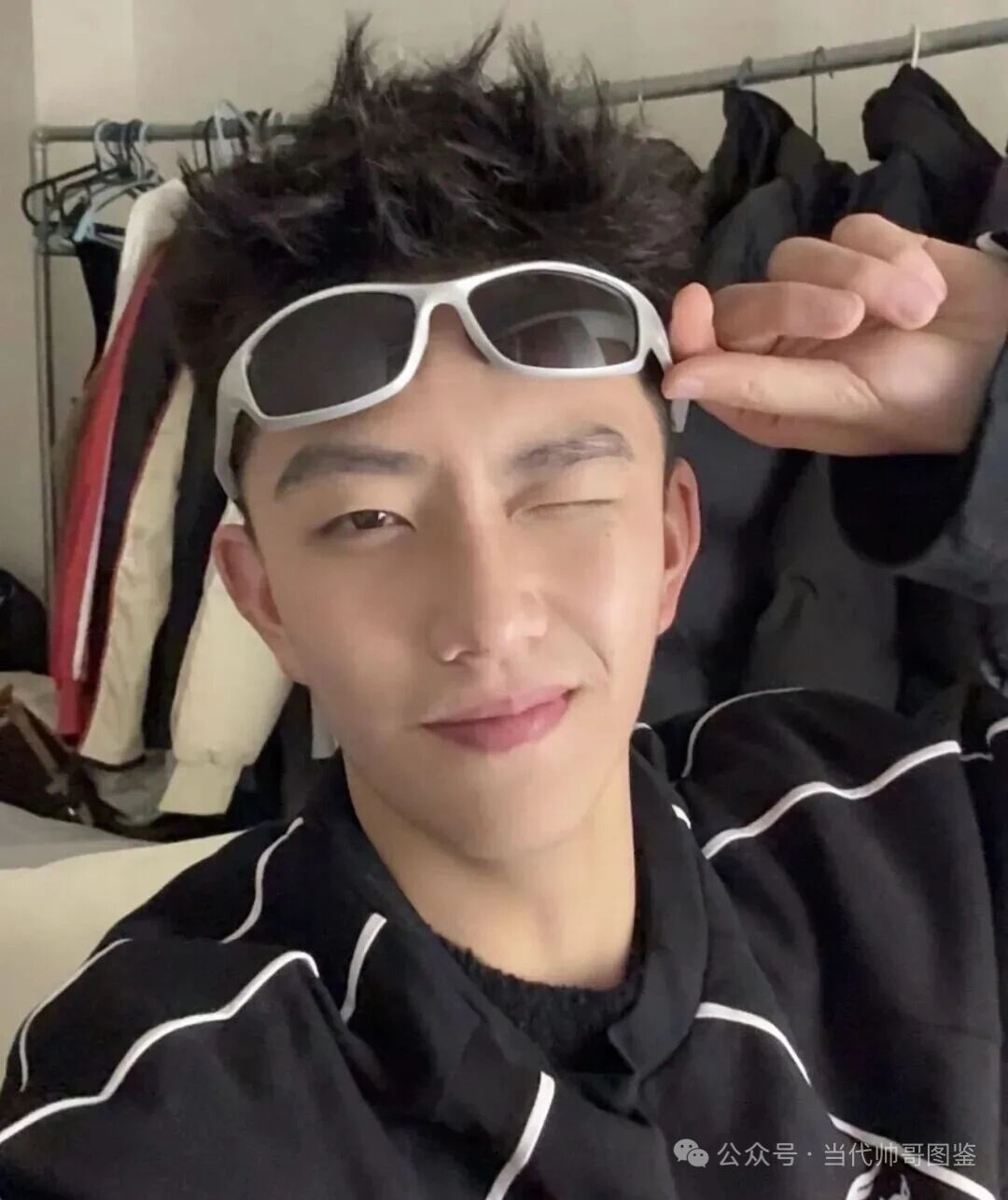 图片[10]-网传被富二代700W买断退网的是他？体育生小哥果然阳光帅气！-小蓝短视频