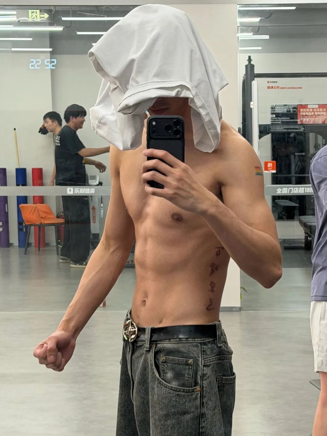 万万没想到！圈内知名网红情侣小吴与枫哥官宣分手！