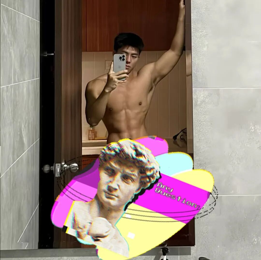 【1月精选】爆火ins的健身小狼狗大尺度写真，翘臀腹肌19禁...