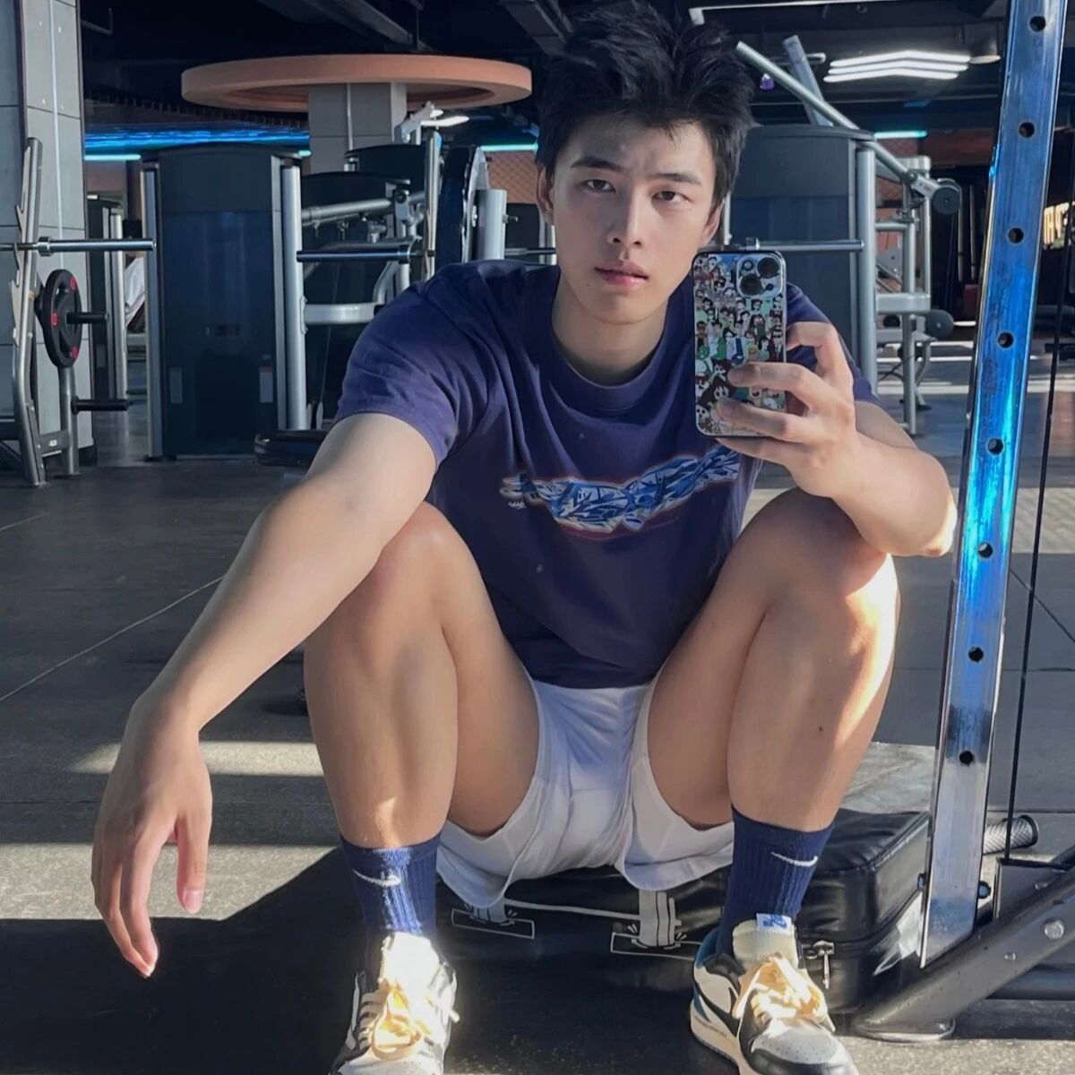 盯裆猫诱捕器！袒胸露乳超吸睛！猛男在沙滩上…… | 鉴定网络热门帅哥