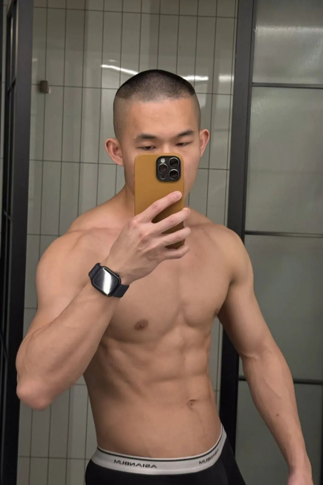 图片[3]-最受G圈喜欢的X痞帅博主出炉，他是下一个包晗吗？-小蓝短视频