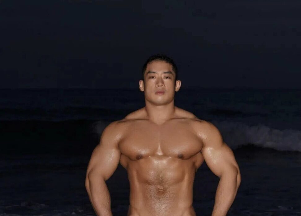 图片[4]-真·筋肉海王 海水浸湿的超壮胸肌 腹毛浓郁黑皮猛男-小蓝短视频