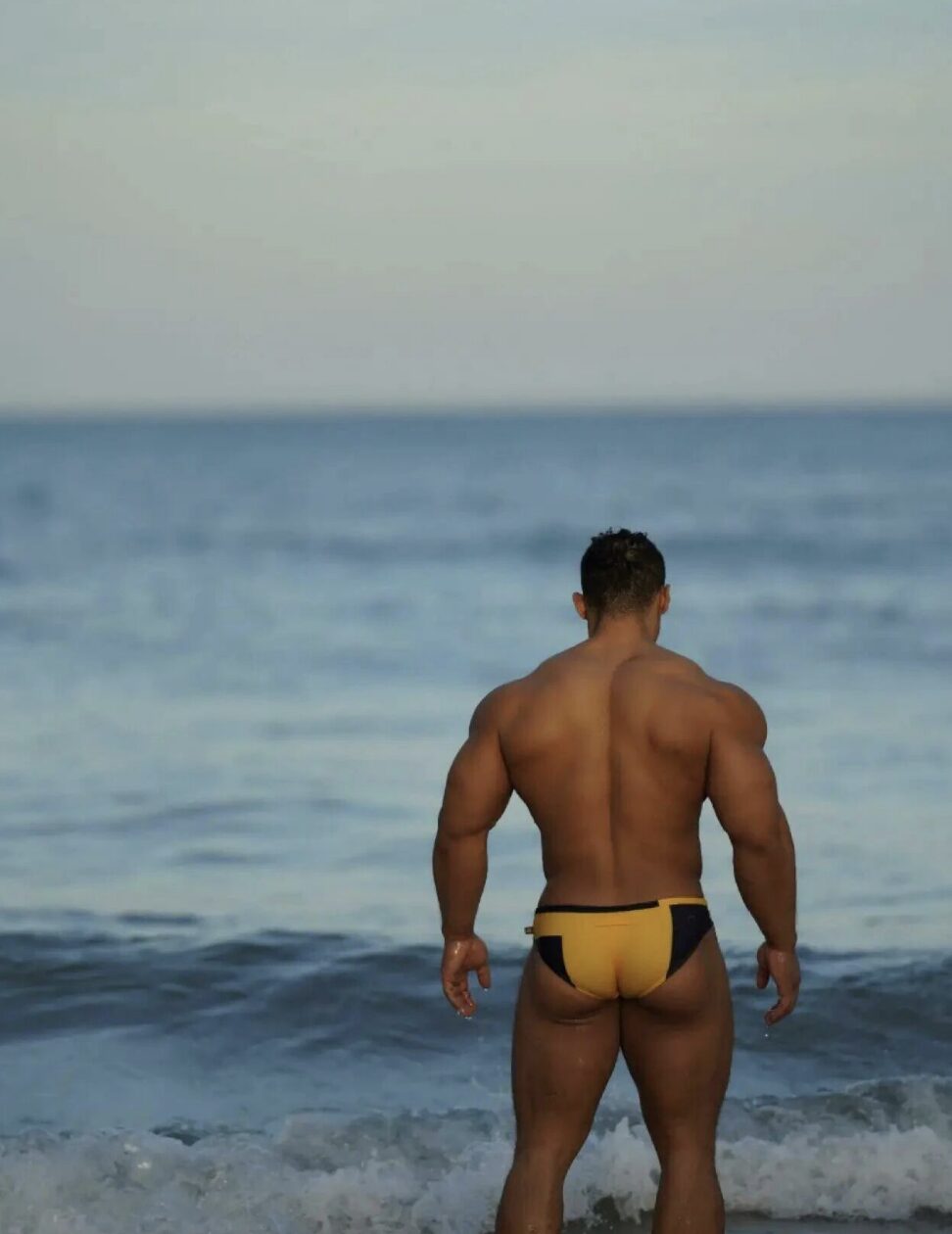 图片[2]-真·筋肉海王 海水浸湿的超壮胸肌 腹毛浓郁黑皮猛男-小蓝短视频