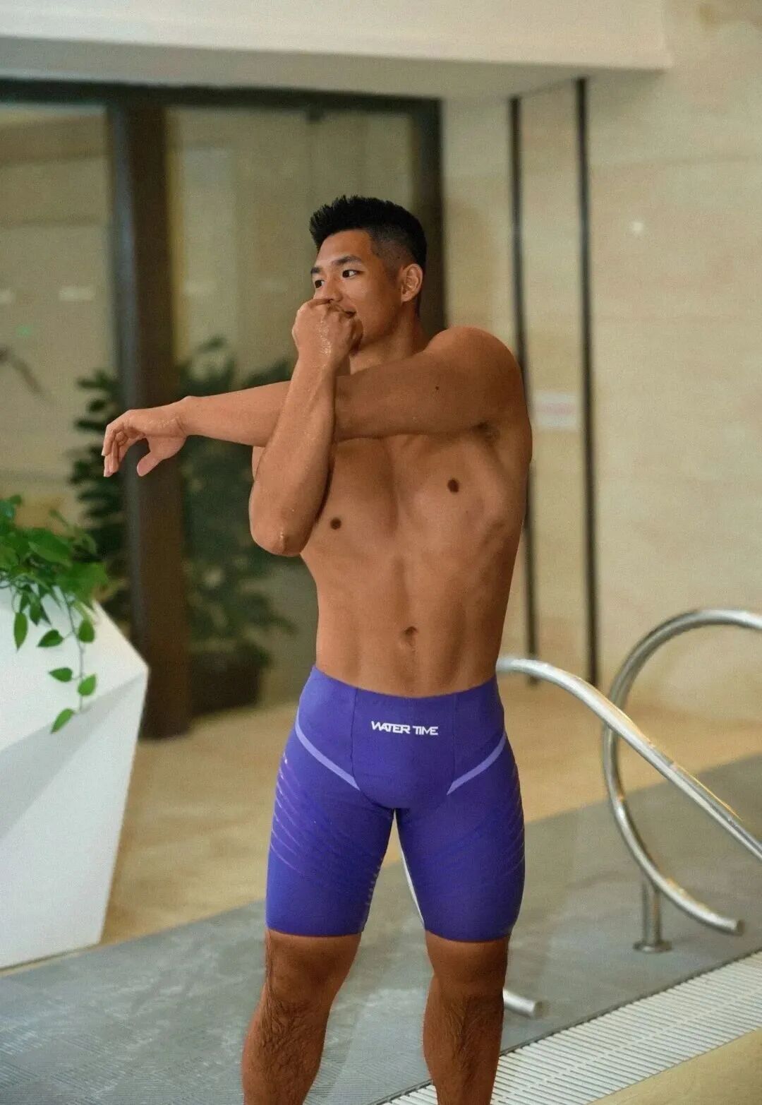 山东188黑皮肌肉壮汉，这荷尔蒙天花板身材，实力惊人