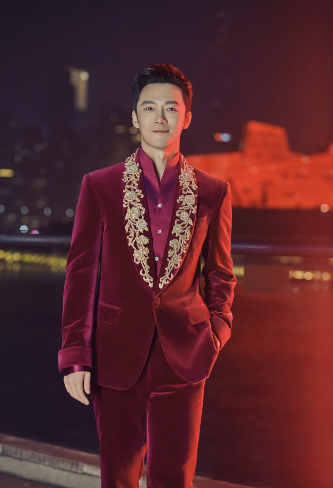 图片[4]-2026春晚四川宜宾会场主持人孙涛太帅火出圈啦！你看了吗！-小蓝短视频