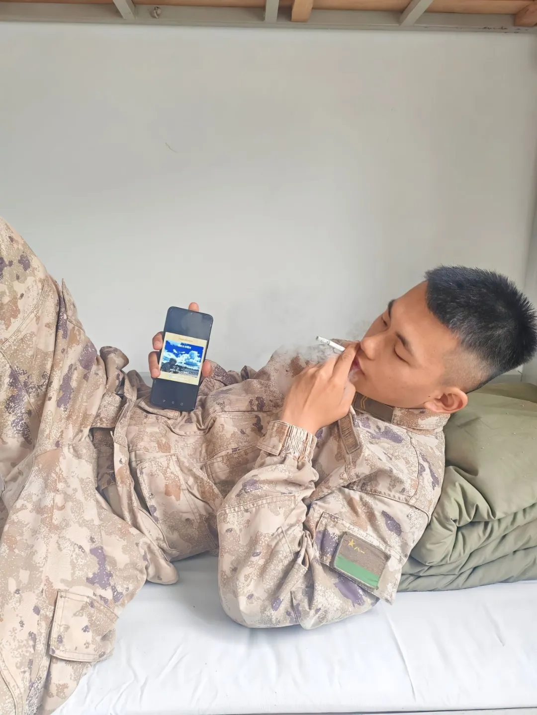 图片[8]-又到一年退伍季，教你怎么找到八块腹肌兵哥哥当男友！-小蓝短视频