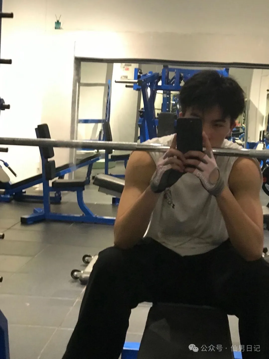 图片[9]-190cm体育生男大，06年的钻石腹肌质量太高了！-小蓝短视频