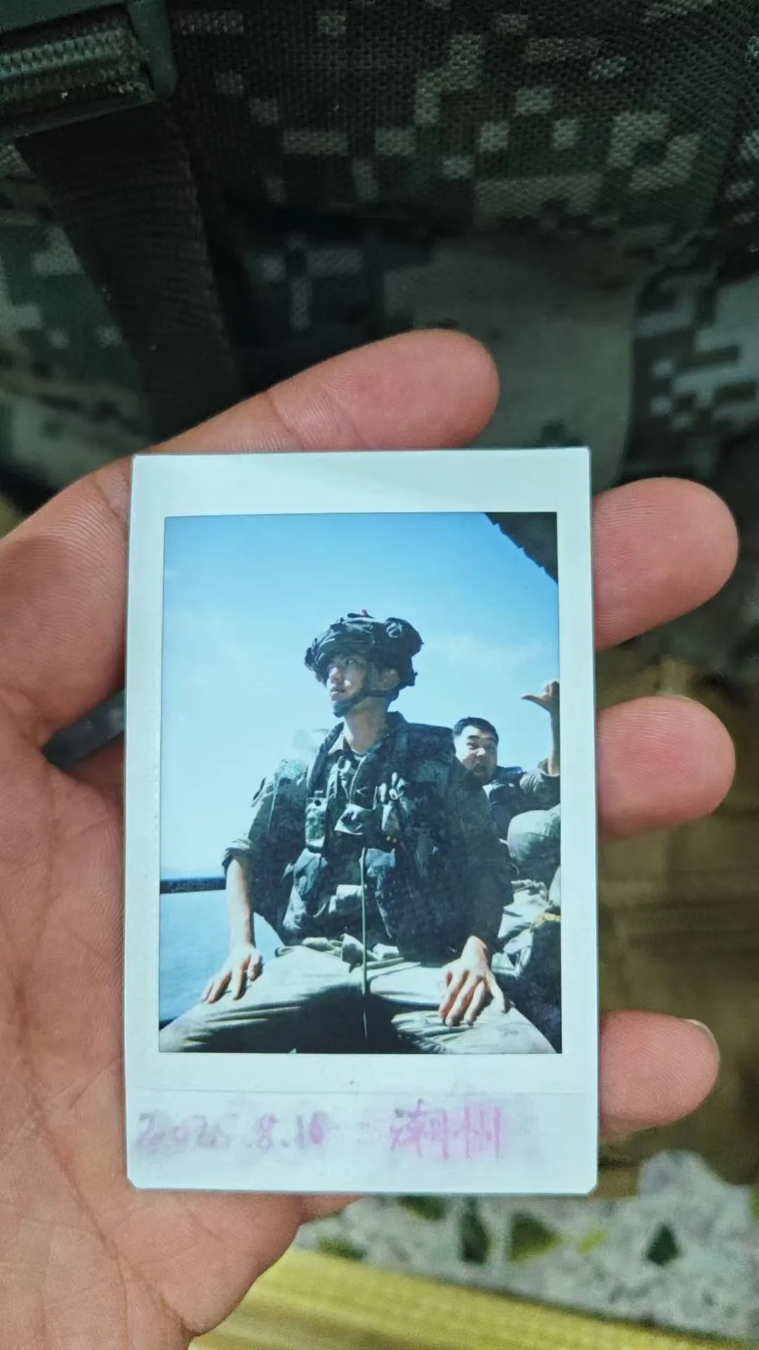 图片[6]-天！圈内网红小哥家贞居然去当了两年兵，现在都退伍了！-小蓝短视频