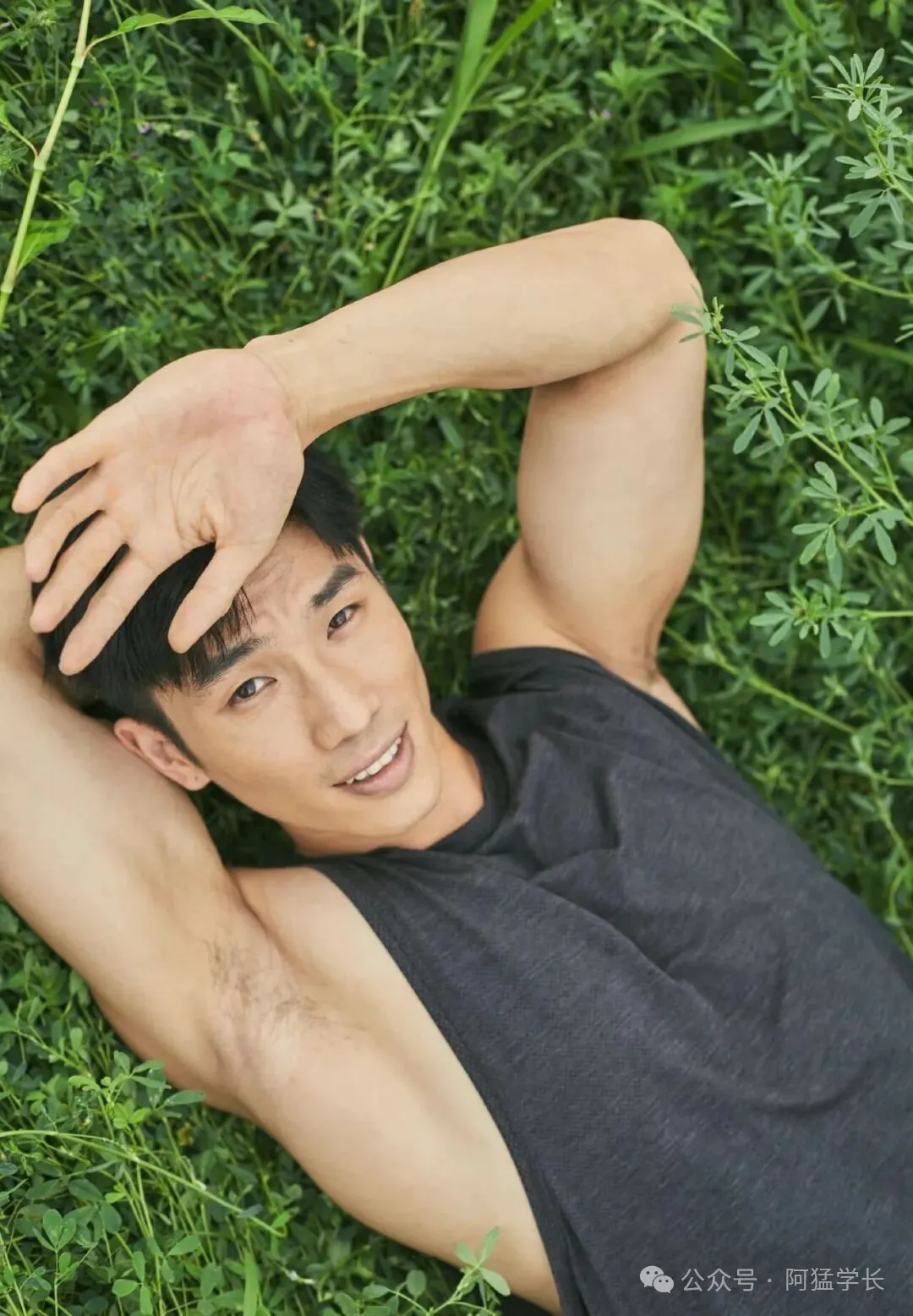 OMG！原来健身教练，都会被女记者采访啊……-小蓝短视频