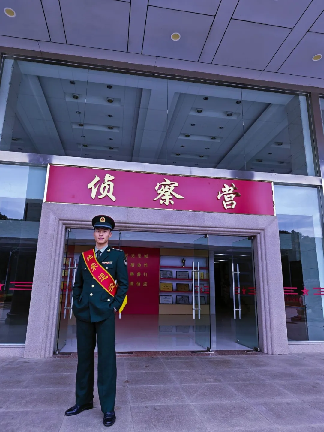 图片[4]-又到一年退伍季，教你怎么找到八块腹肌兵哥哥当男友！-小蓝短视频