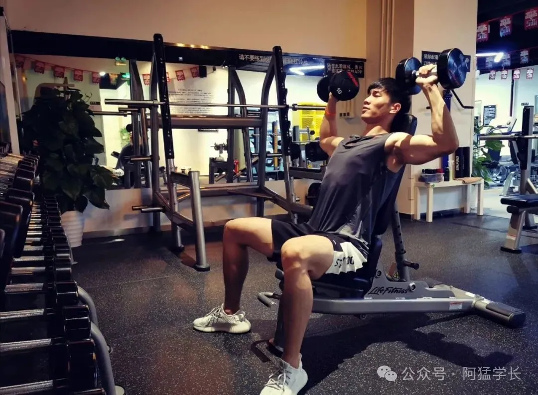 图片[8]-OMG！原来健身教练，都会被女记者采访啊……-小蓝短视频