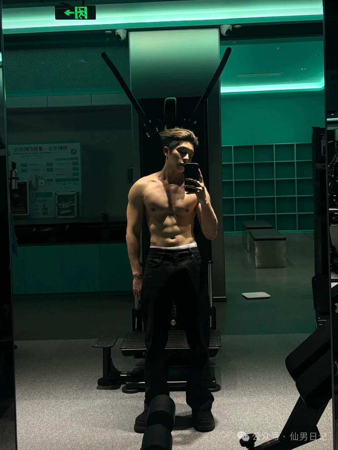 图片[14]-刚刚这个春节，这个腹肌帅哥在ins上杀疯了……-小蓝短视频