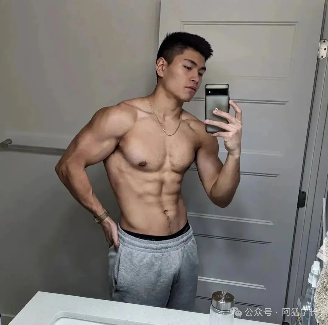 图片[2]-这个推特32W粉的亚裔博主！简直迷倒众生~-小蓝短视频