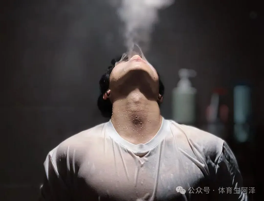 图片[3]-【2月精选】脂包肌卷毛猛男大尺度写真！翘臀腹肌19禁...-小蓝短视频