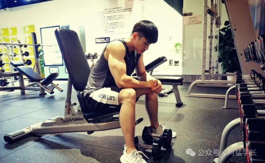 图片[7]-OMG！原来健身教练，都会被女记者采访啊……-小蓝短视频