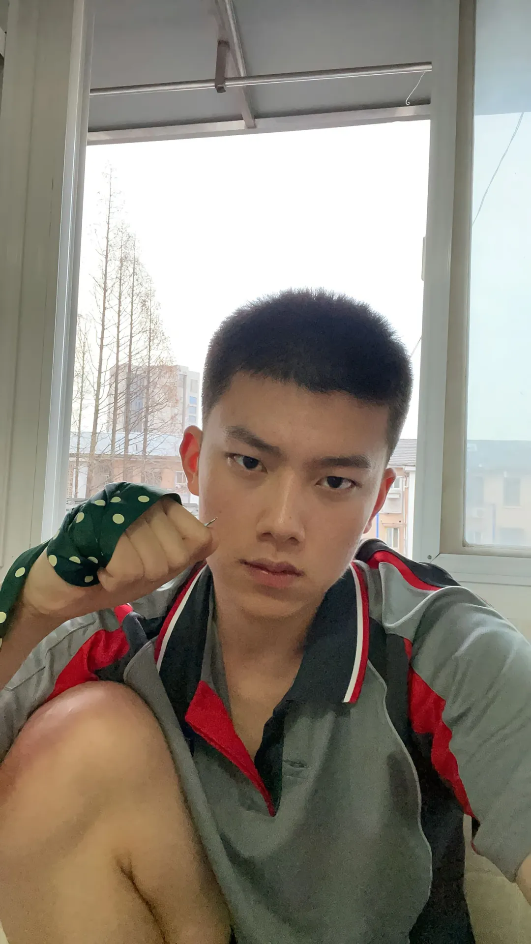 图片[2]-天！圈内网红小哥家贞居然去当了两年兵，现在都退伍了！-小蓝短视频