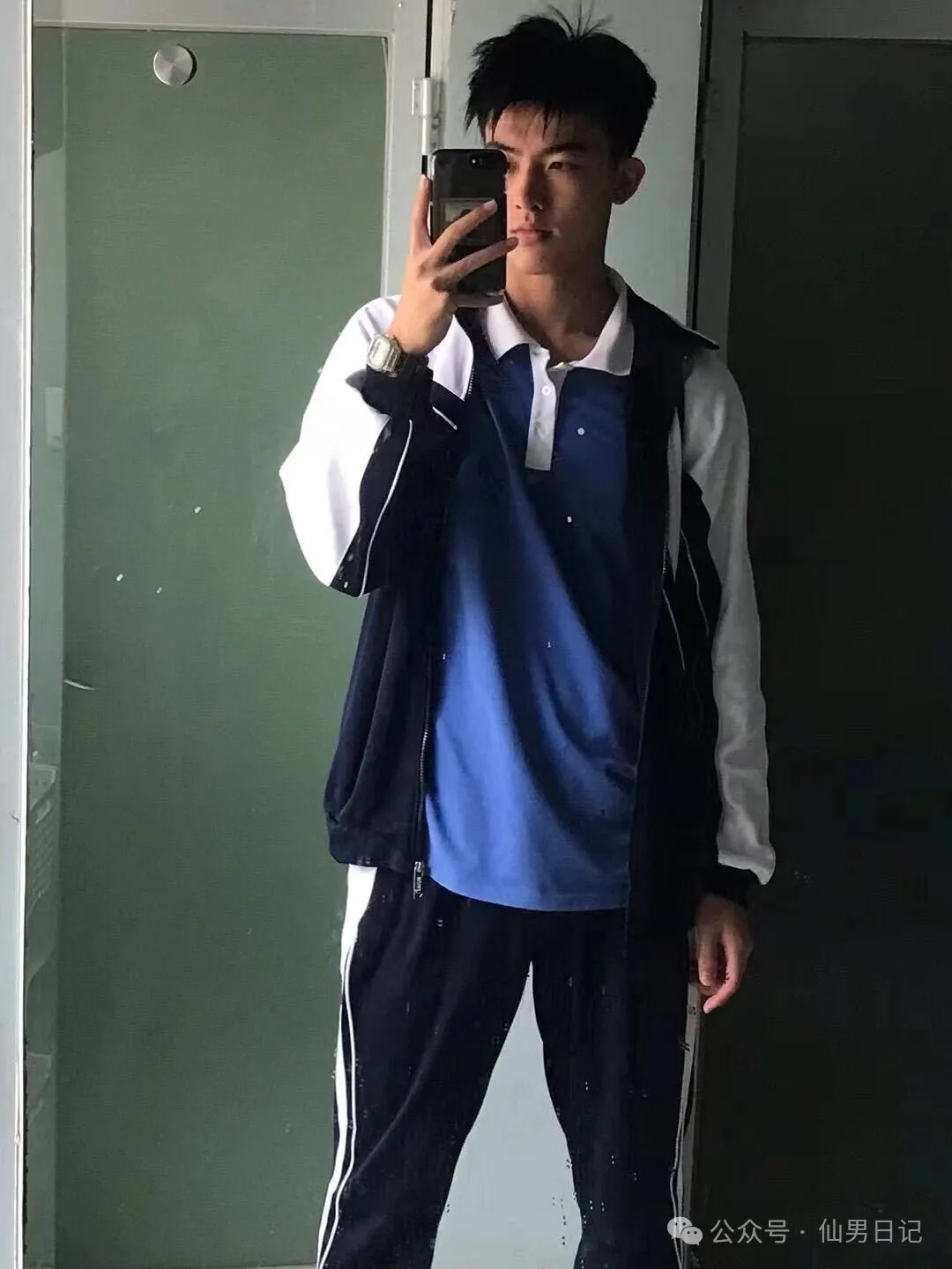 图片[1]-190cm体育生男大，06年的钻石腹肌质量太高了！-小蓝短视频