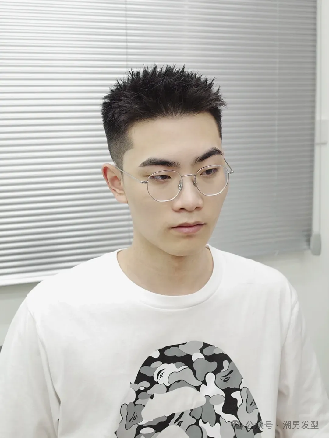 男生过了30岁，就别再剪“幼稚”发型了！这3款造型轻熟又帅气！-小蓝短视频