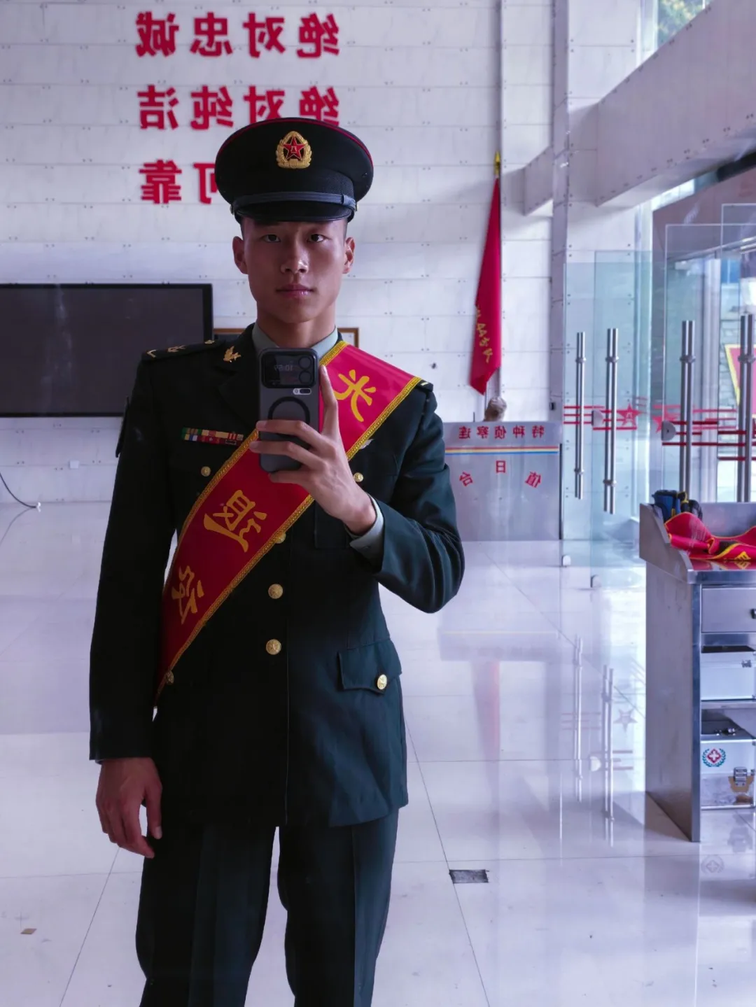 图片[6]-又到一年退伍季，教你怎么找到八块腹肌兵哥哥当男友！-小蓝短视频