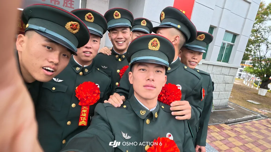 图片[11]-天！圈内网红小哥家贞居然去当了两年兵，现在都退伍了！-小蓝短视频