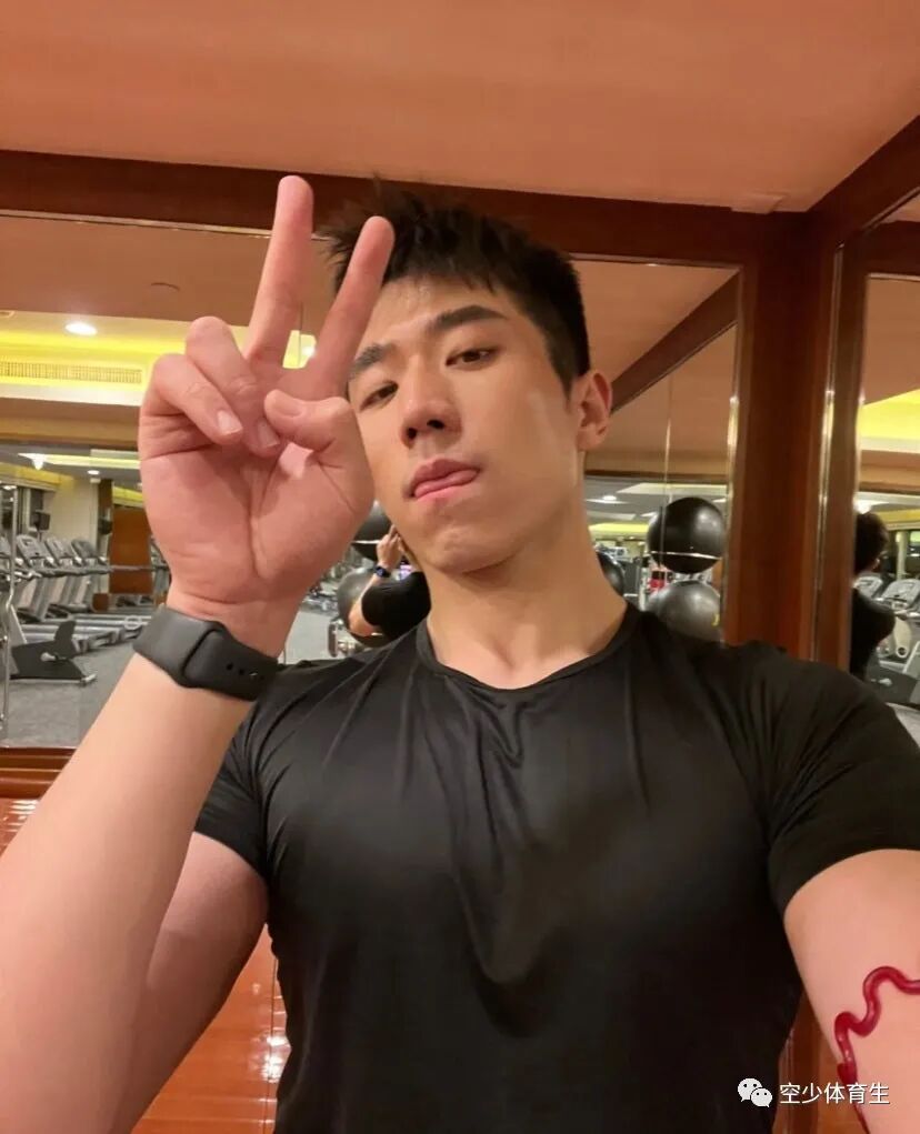 图片[5]-清秀小奶狗和健壮小狼狗，阳光帅气的小哥哥-小蓝短视频