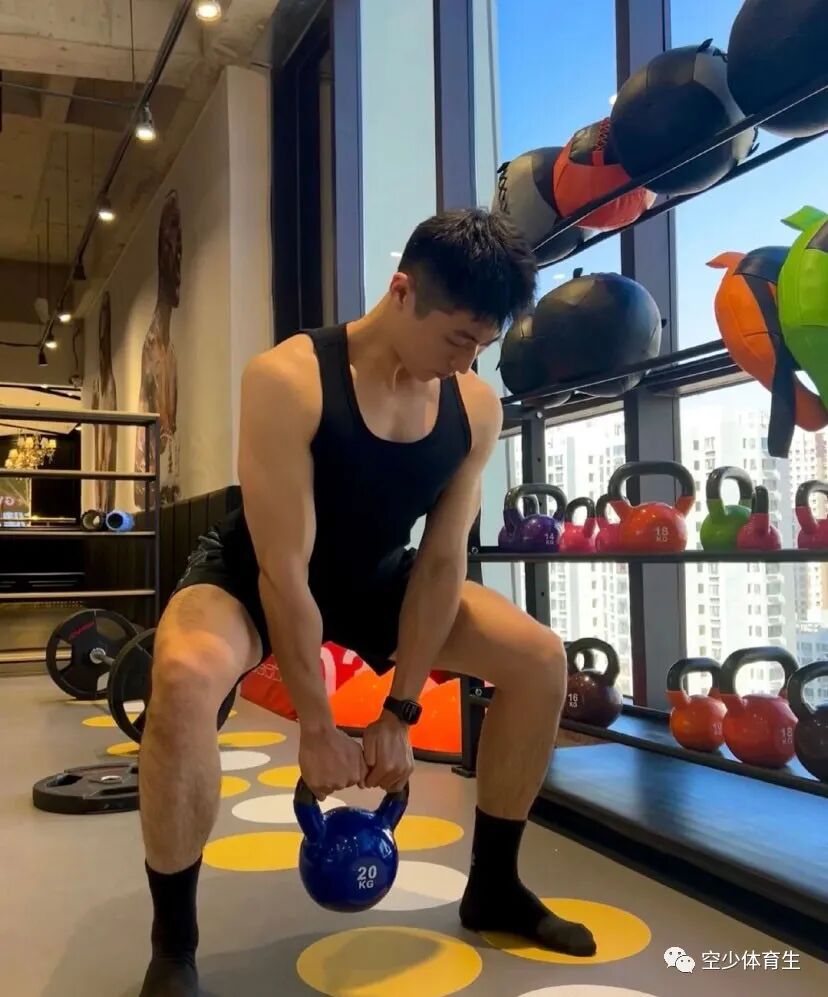 清秀小奶狗和健壮小狼狗，阳光帅气的小哥哥-小蓝短视频